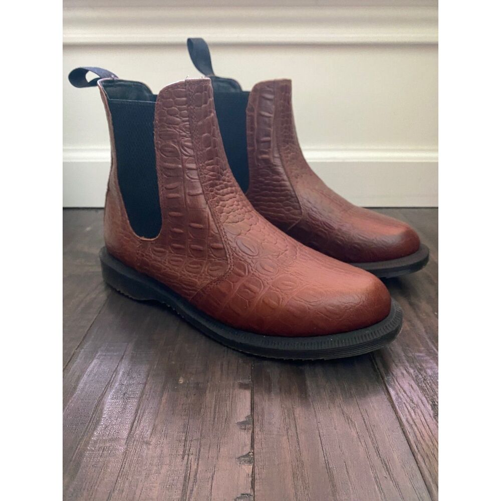 EUC Dr Martens Flora Crocodile Embossed Leather Chelsea Boots 39 / 8